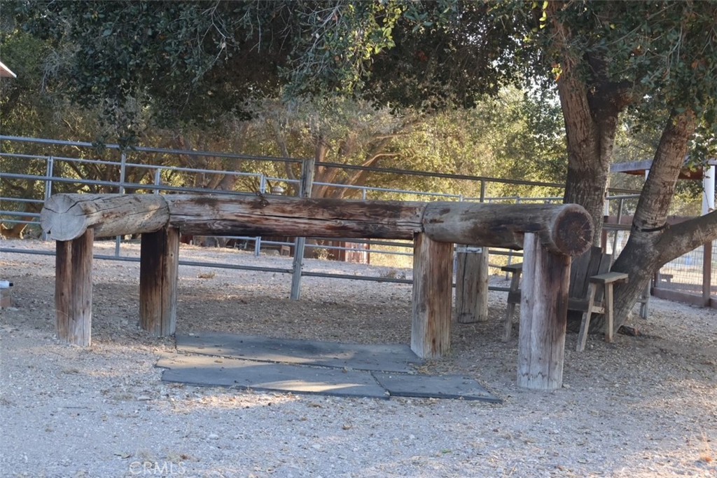 169 Cimarron Property Photo 3