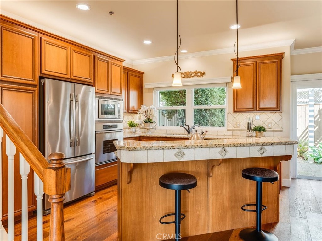 120 Le Point Street Property Photo 11