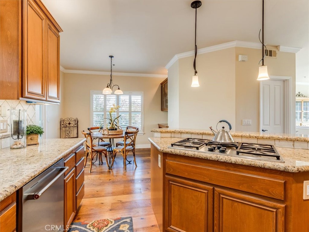 120 Le Point Street Property Photo 16