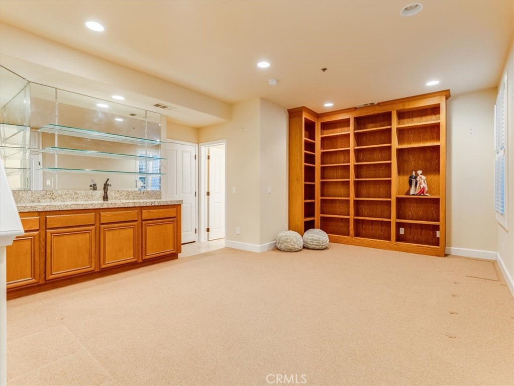 120 Le Point Street Property Photo 29