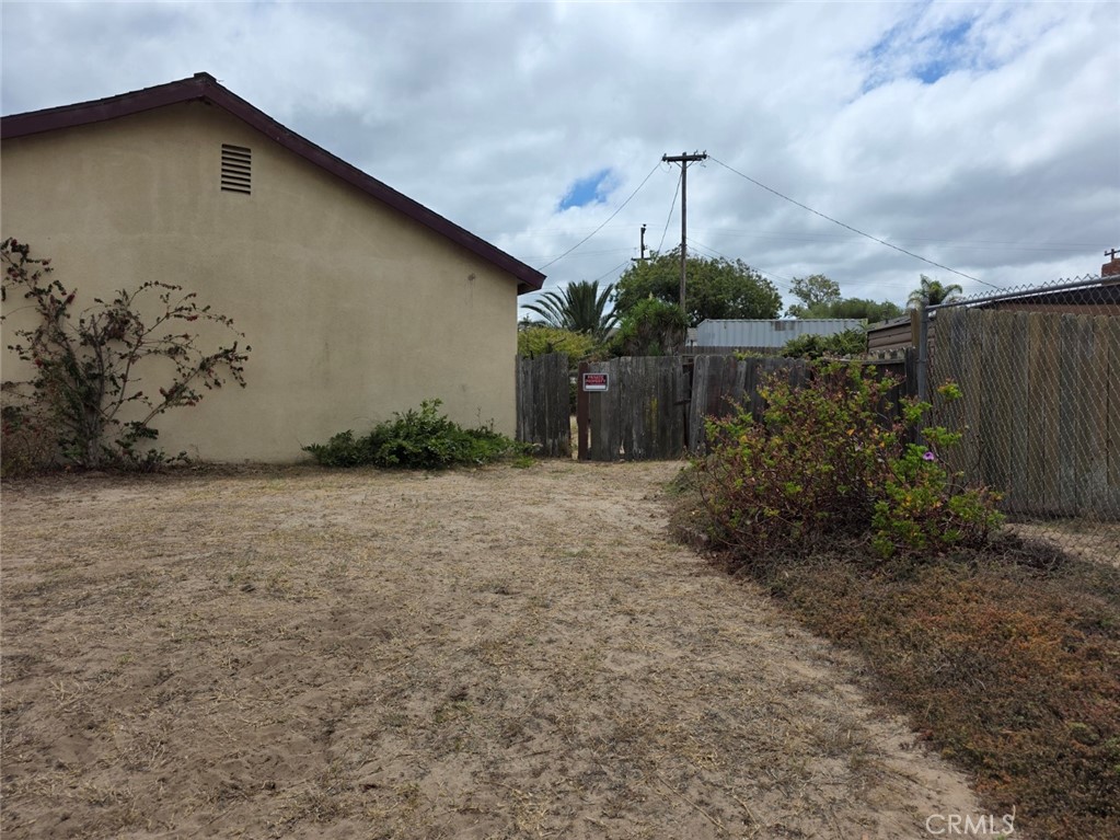 3915 Silver Leaf Property Photo 2