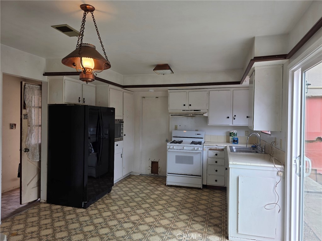 3915 Silver Leaf Property Photo 6