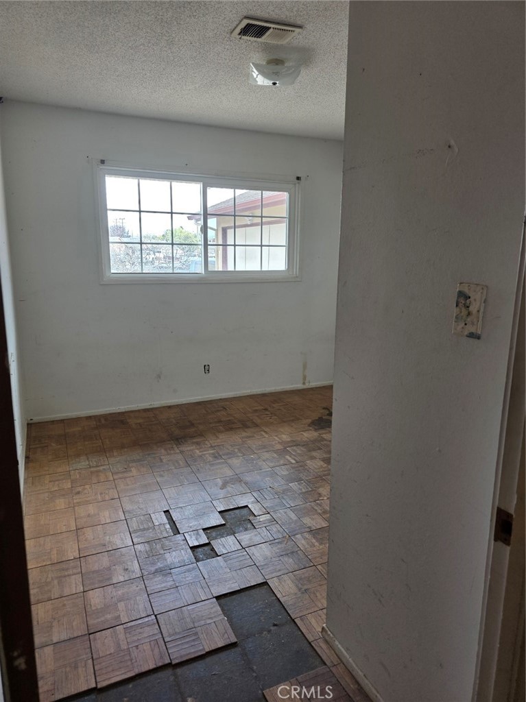 3915 Silver Leaf Property Photo 8