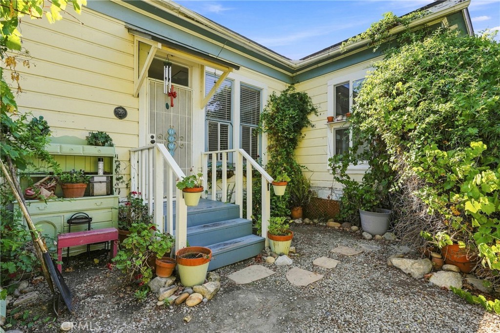 112 W Price Property Photo 4