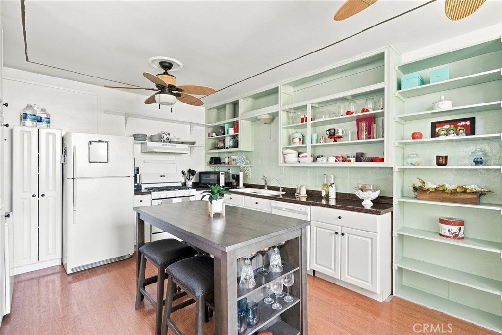 112 W Price Property Photo 9