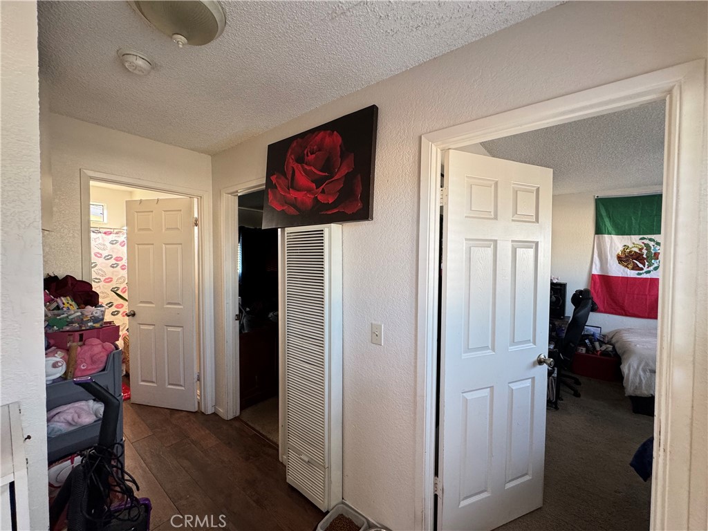 590 S 6th Property Photo 11