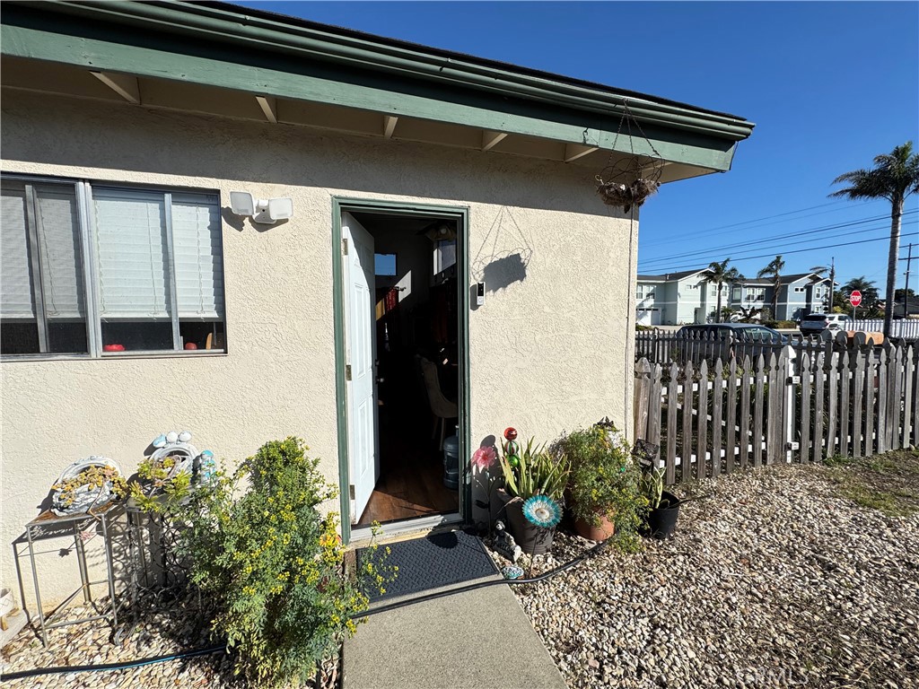 590 S 6th Property Photo 17
