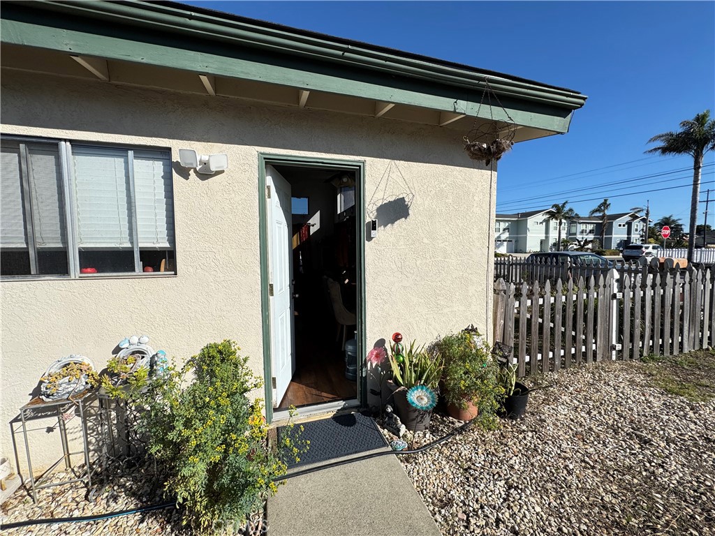 590 S 6th Property Photo 17