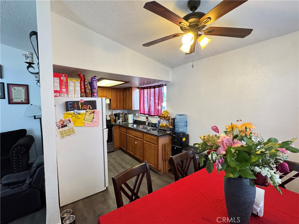 590 S 6th Property Photo 22