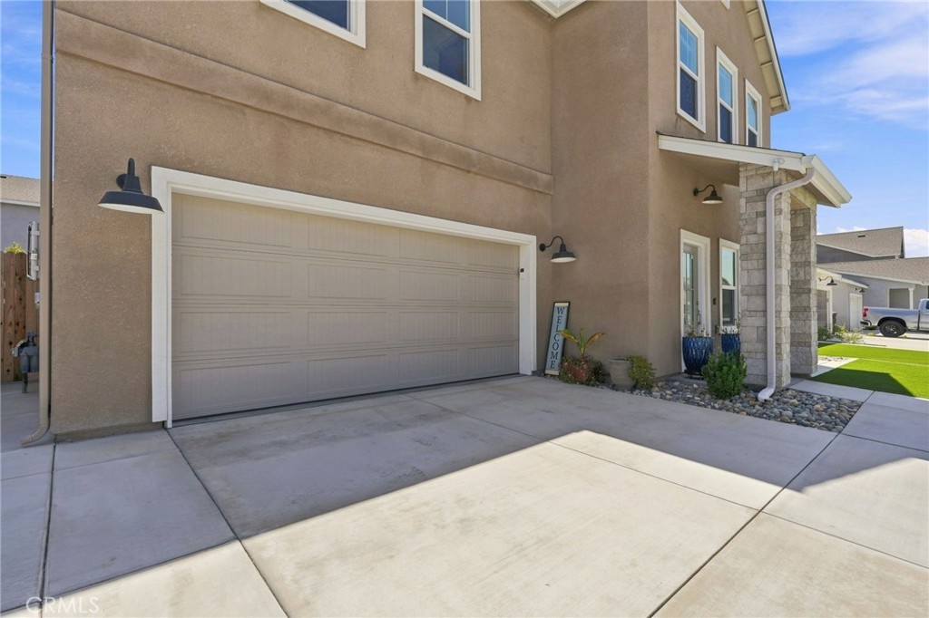 432 University Drive Property Photo 5