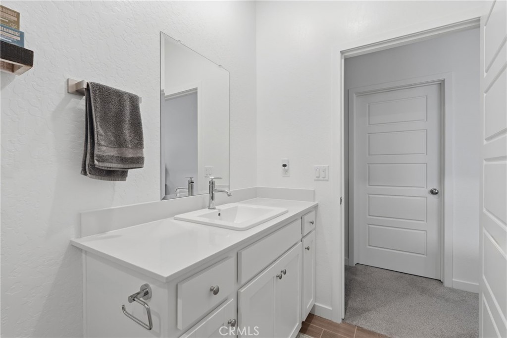 432 University Drive Property Photo 32