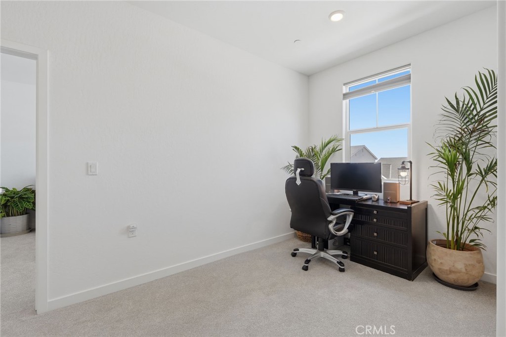 432 University Drive Property Photo 35