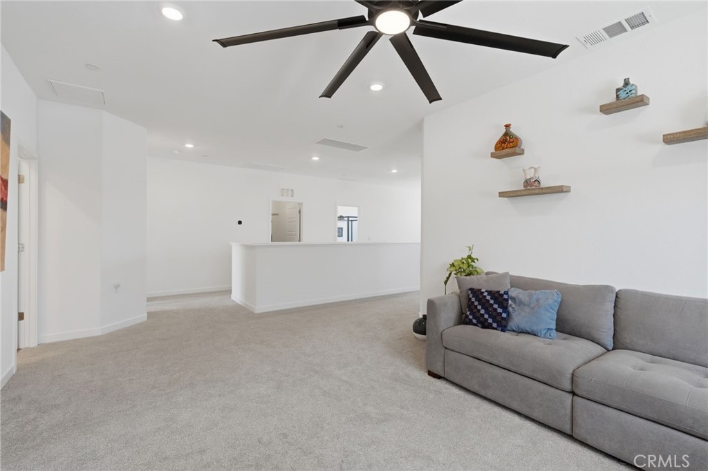432 University Drive Property Photo 40