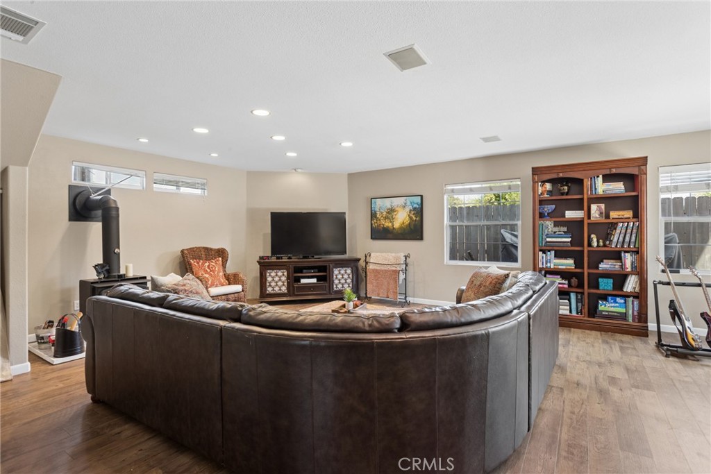 122 Pearwood Property Photo 18