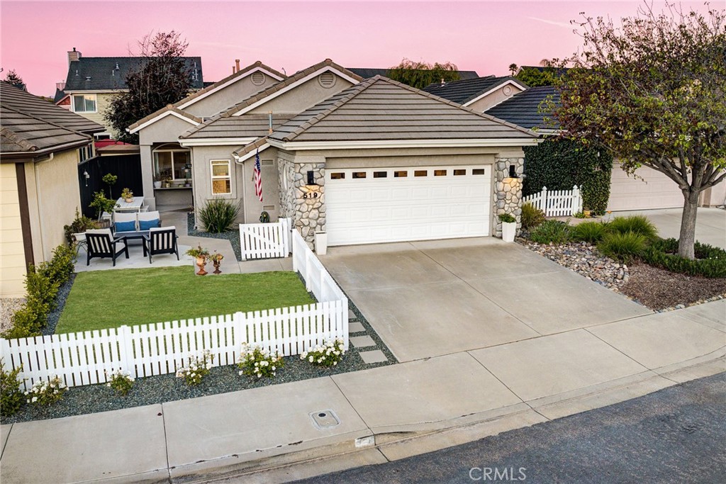 519 Starlight Property Photo 2