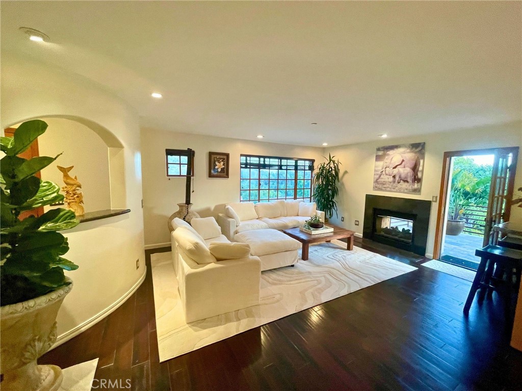 2176 Santa Ynez Ave. Property Photo 8