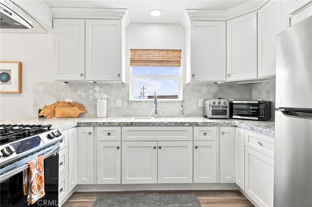 341 Main Property Photo 14