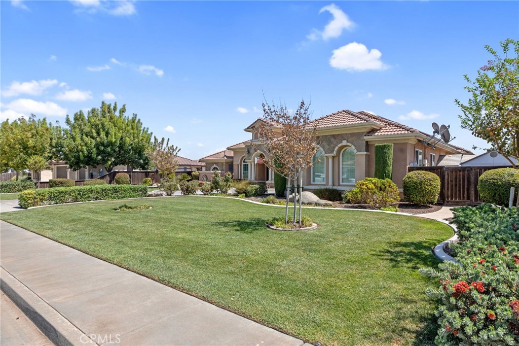 2579 Meadow View Property Photo 3