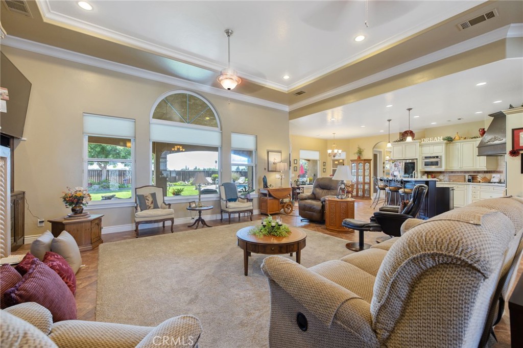 2579 Meadow View Property Photo 12