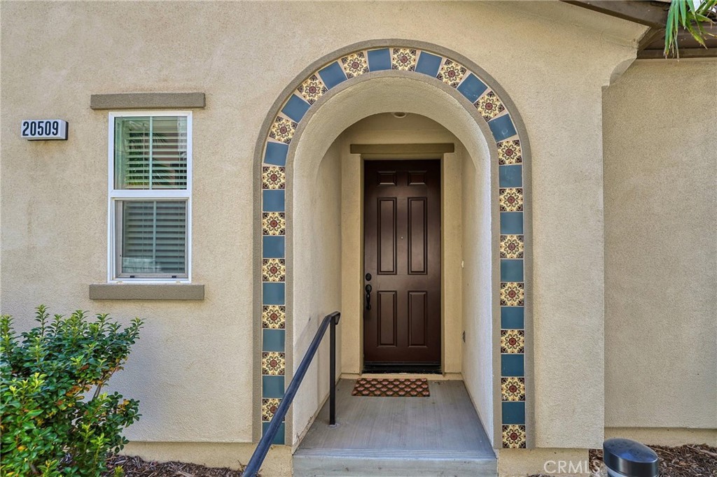 20509 Hazelnut Court Property Photo 4