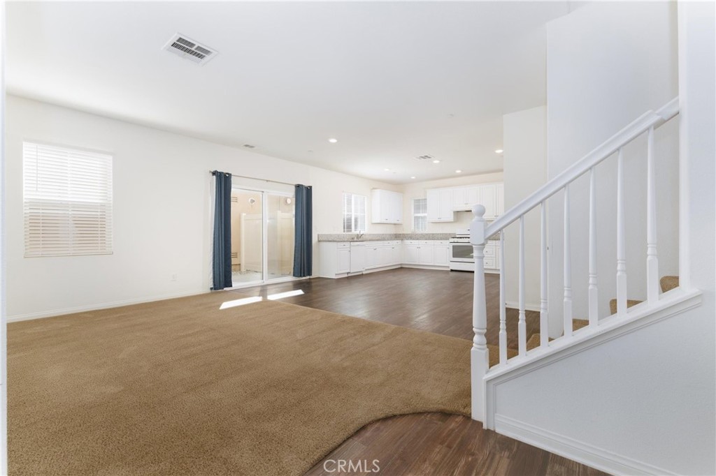 20509 Hazelnut Court Property Photo 5