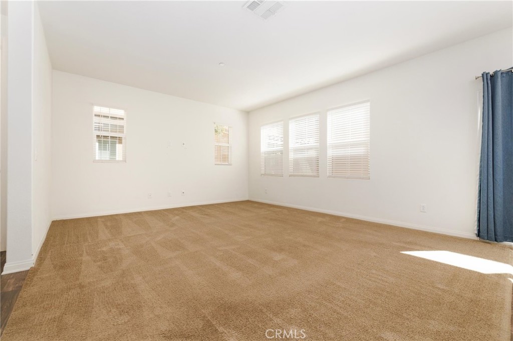 20509 Hazelnut Court Property Photo 6