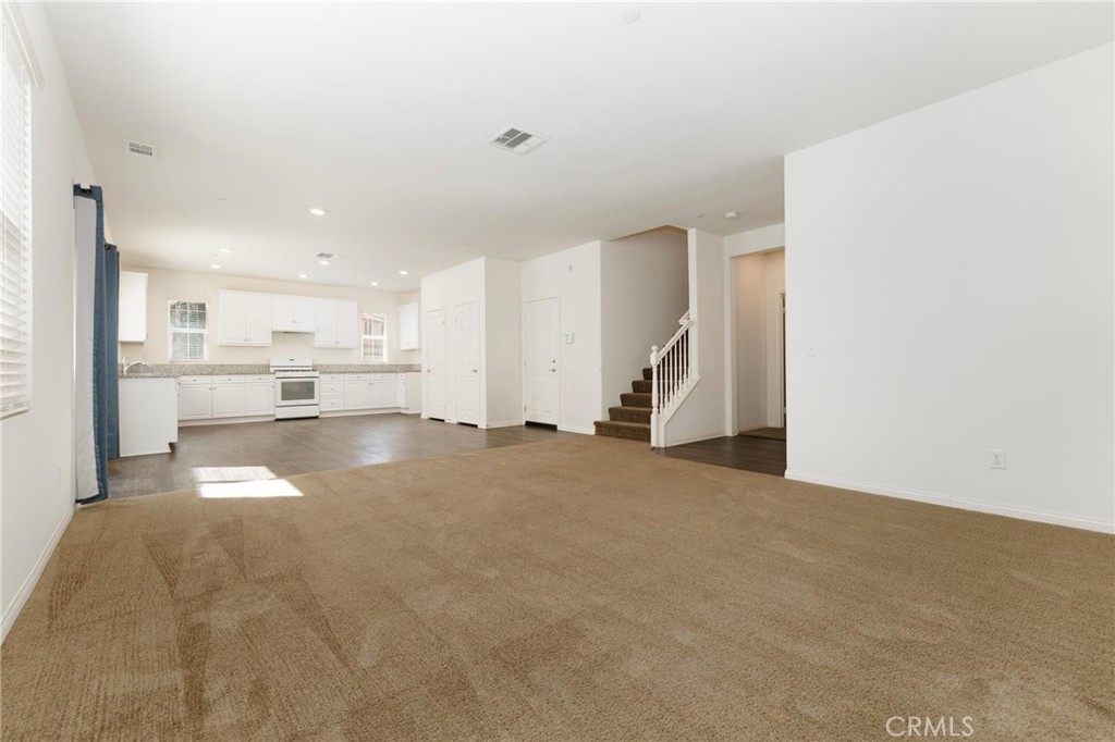 20509 Hazelnut Court Property Photo 8