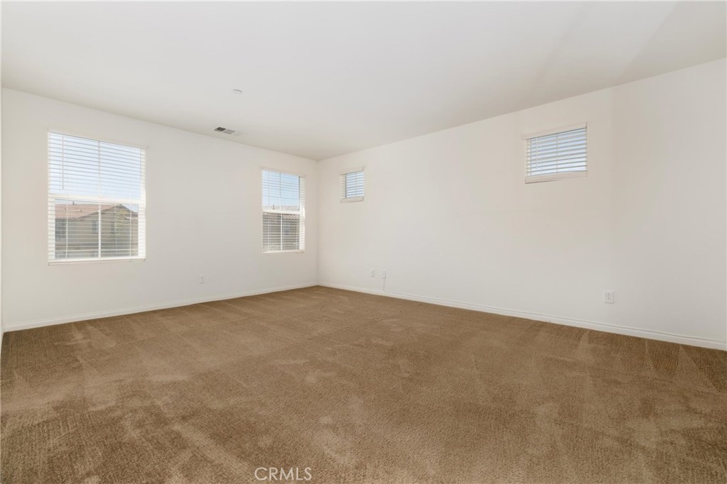 20509 Hazelnut Court Property Photo 16