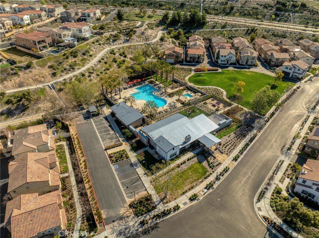 20509 Hazelnut Court Property Photo 34