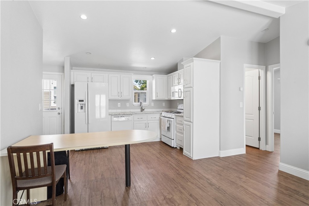 145 South Street B17 Property Photo 10