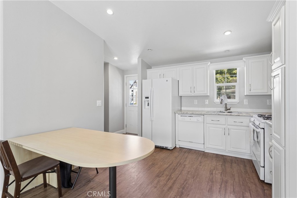 145 South Street B17 Property Photo 11