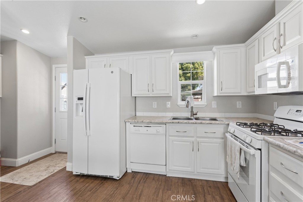 145 South Street B17 Property Photo 12