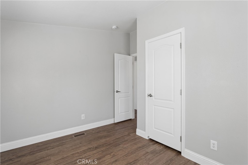 145 South Street B17 Property Photo 24