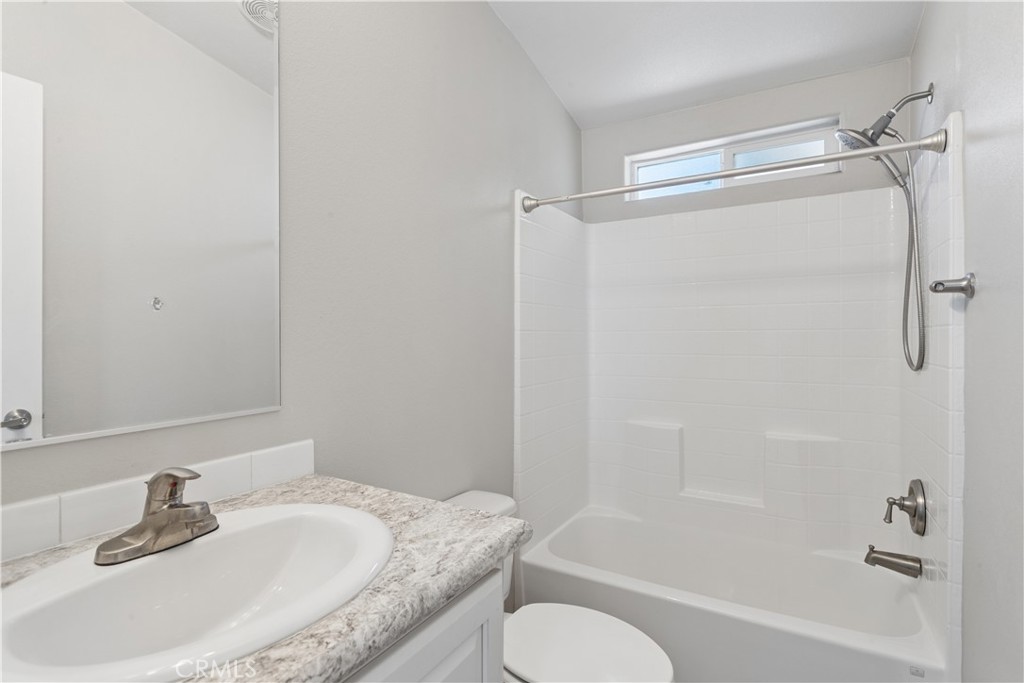 145 South Street B17 Property Photo 28