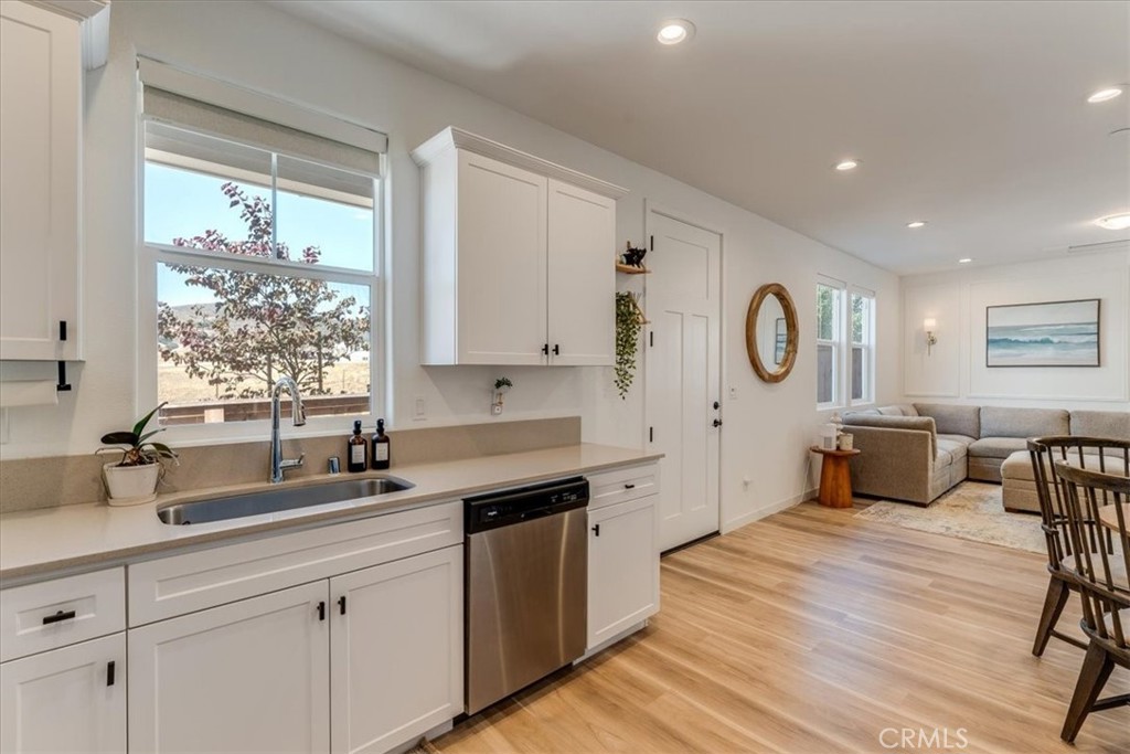 102 Earthwood Property Photo 24