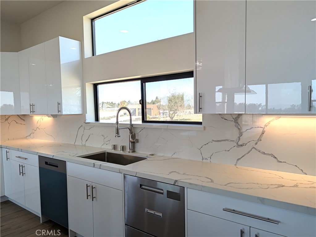2045 Westhampton Drive Property Photo 8