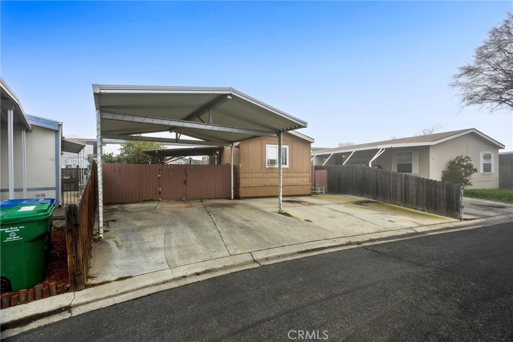 14035 Rosedale Highway 7 Property Photo 2
