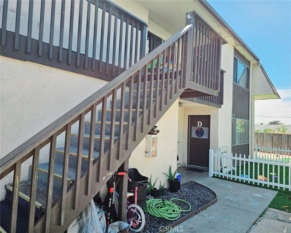 956 S 13th Property Photo 2