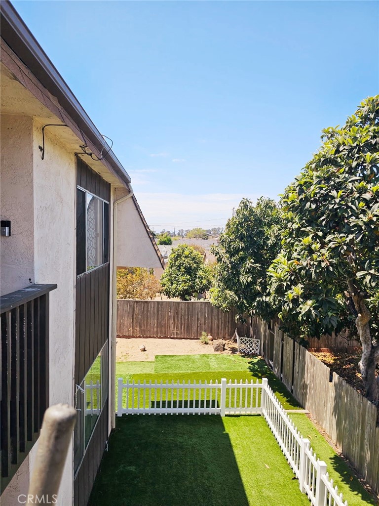 956 S 13th Property Photo 3