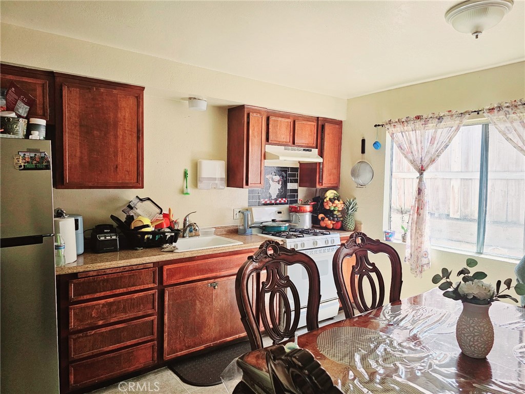 956 S 13th Property Photo 15