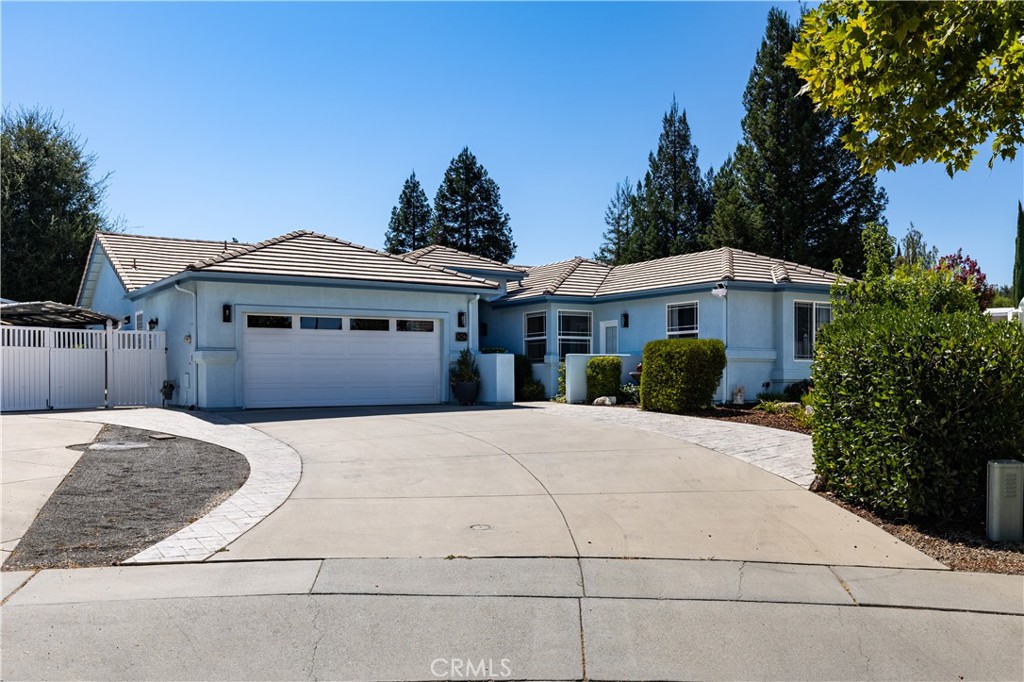 826 Oxen Property Photo 2