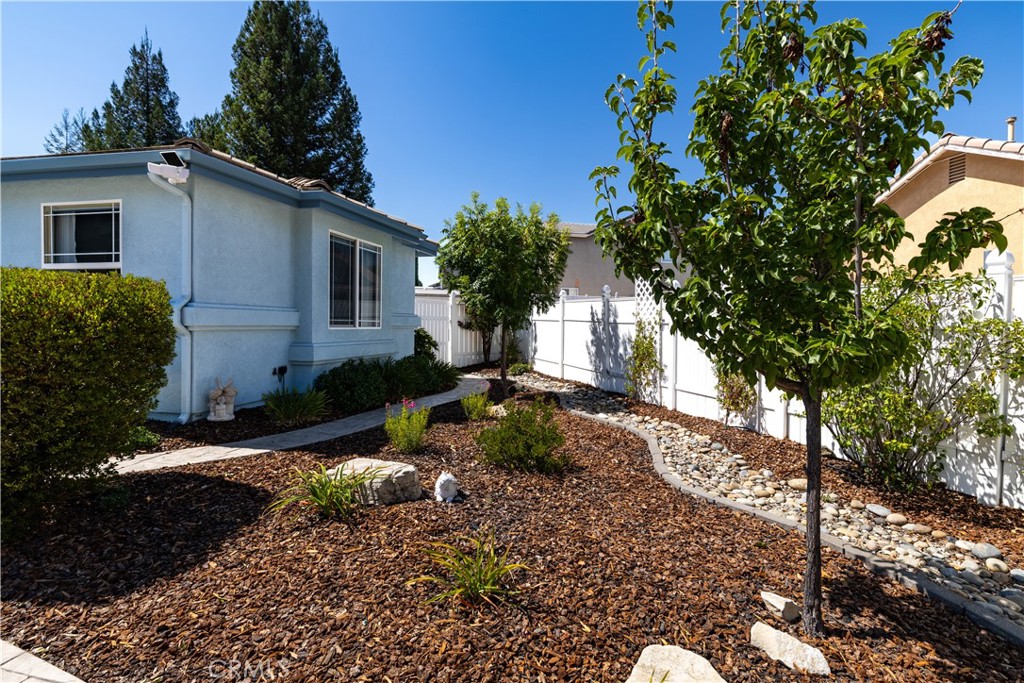 826 Oxen Property Photo 3