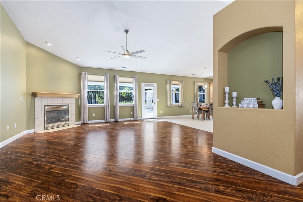 826 Oxen Property Photo 5