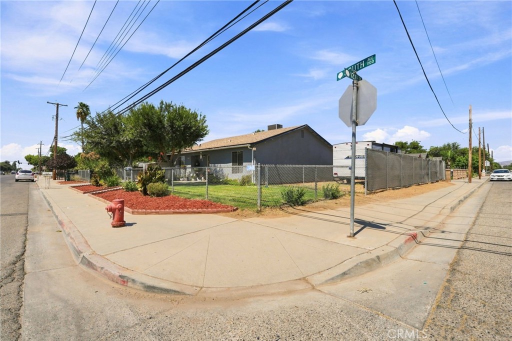 1208 South Property Photo 5