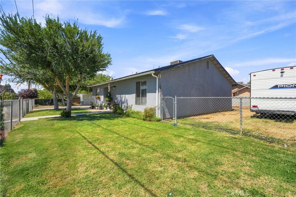 1208 South Property Photo 6