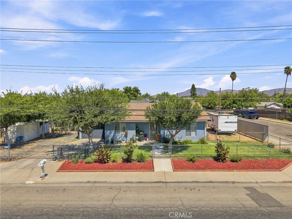 1208 South Property Photo 7