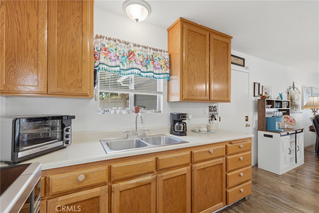 1208 South Property Photo 29