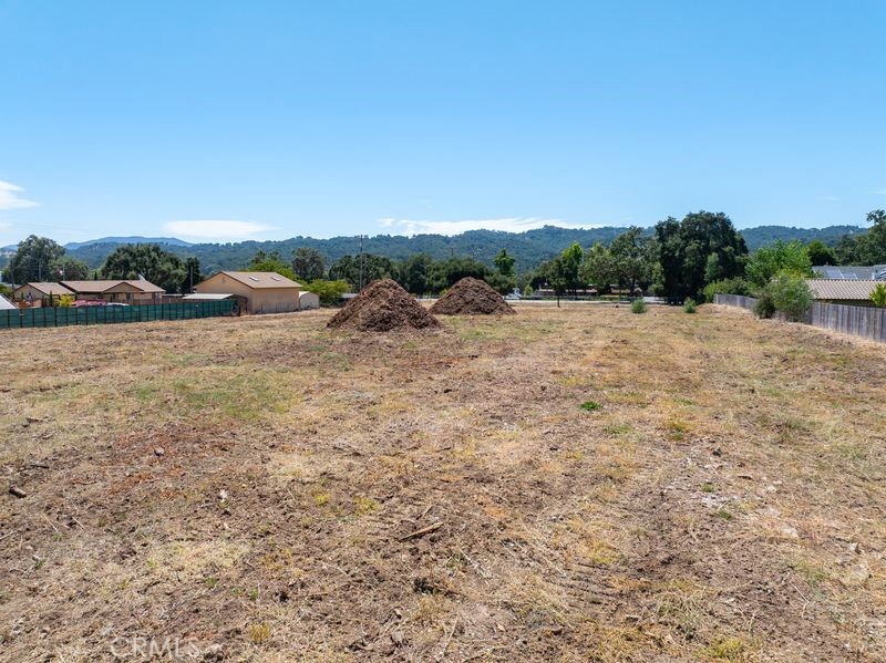 1375 El Camino Real Property Photo 10