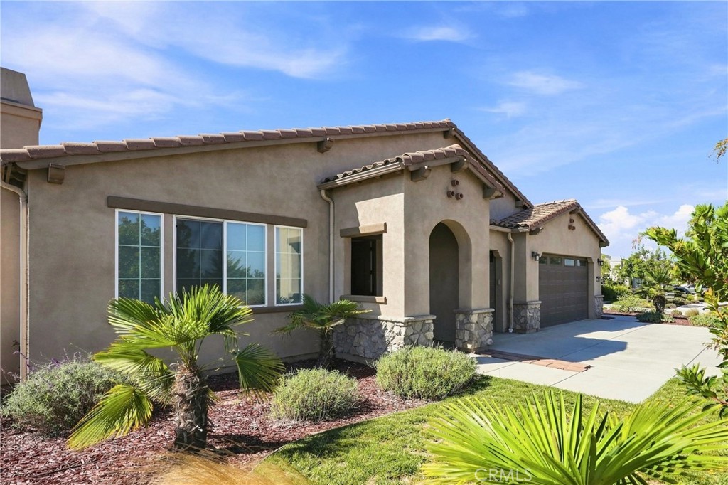 794 Hickok Property Photo 3
