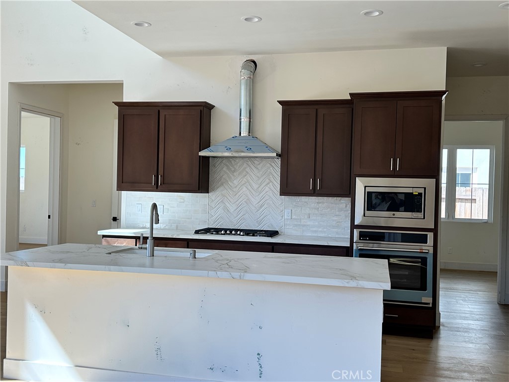 5833 Morning Glory Drive Property Photo 2